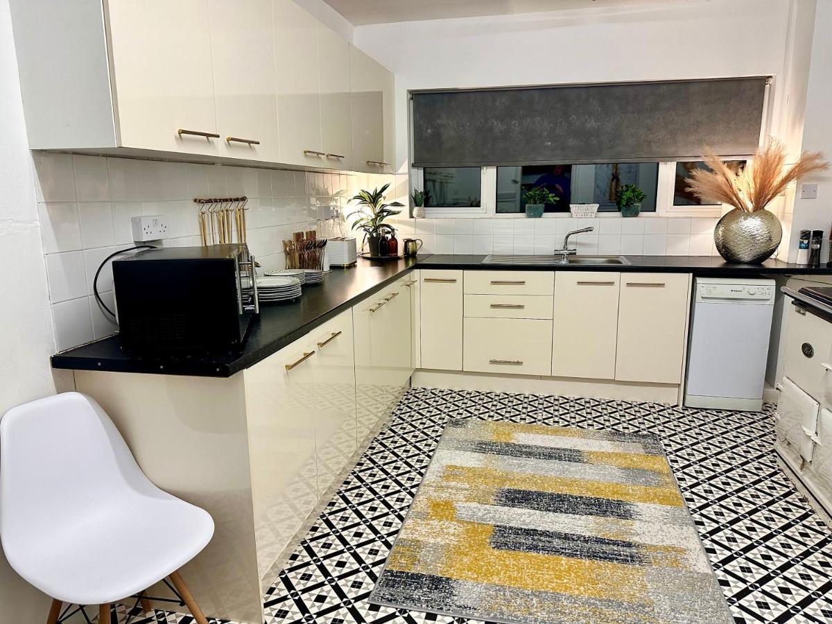 Three Bedroom Rural, Relaxing And Peaceful,Dogs Welcome! With Cymru Holidays Абъргавени Екстериор снимка